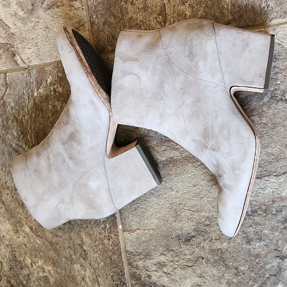 Johnston And Murphy Suede Danni Booties Size 8.5 - Picture 3 of 8